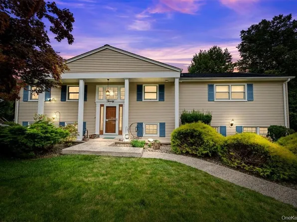 20 Lancaster Drive, Suffern, NY 10901