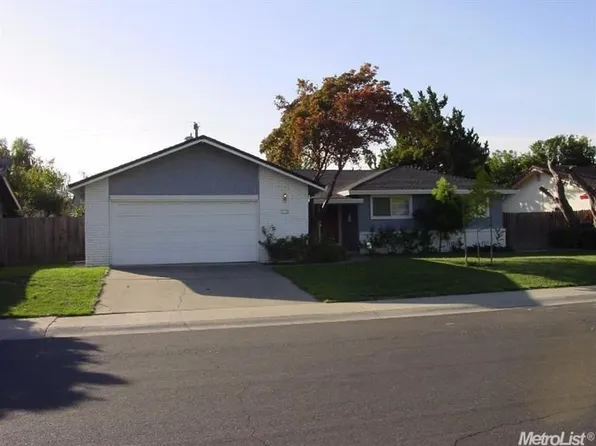 1112 Silver Lake Dr, Sacramento, CA 95831