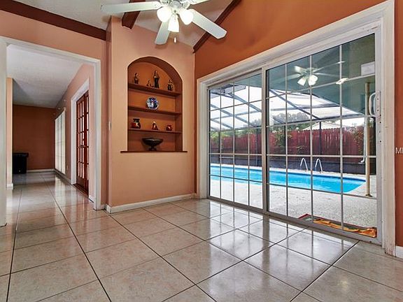 5th image of 6823 Mitchell Cir