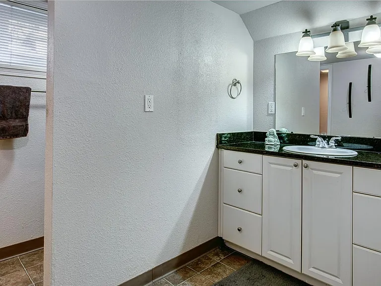 3002 Harvard Ave E #L — Photo 8