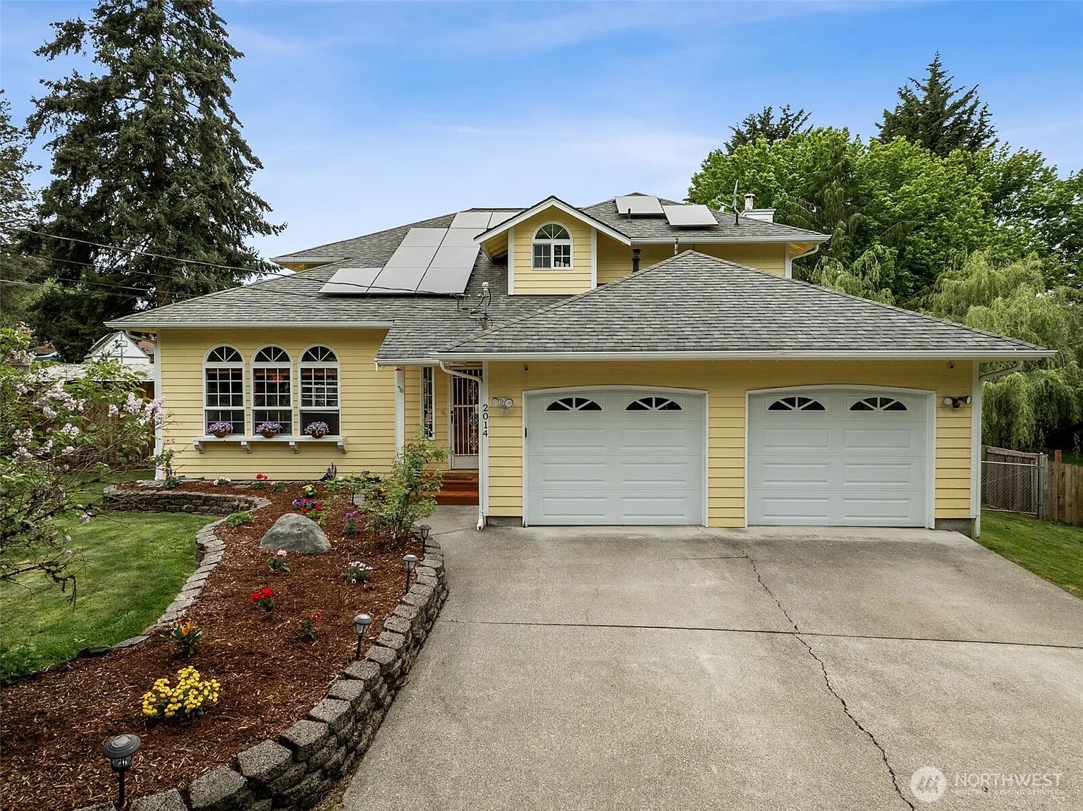 2014 9th Street SE photo 1