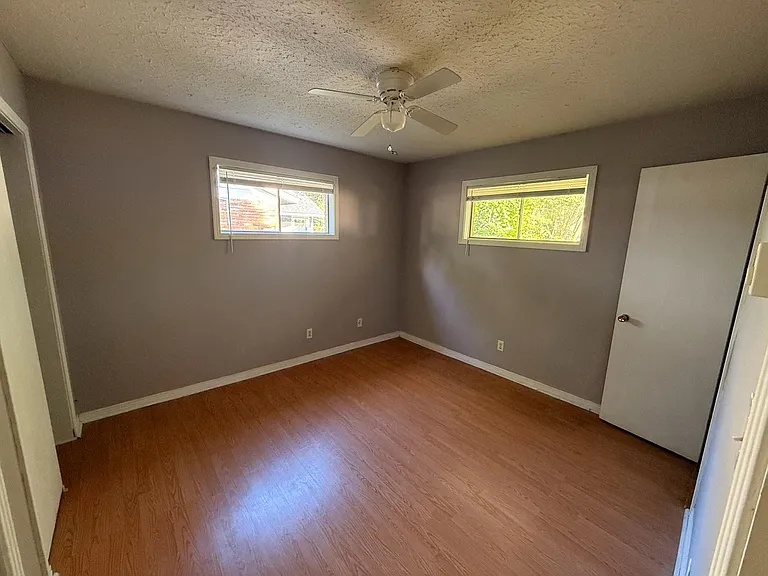 208 Hospital Dr — Photo 11