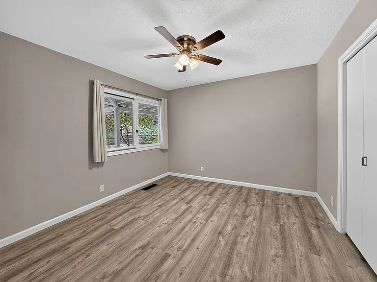 1 Kirkcrest Ct — Photo 23