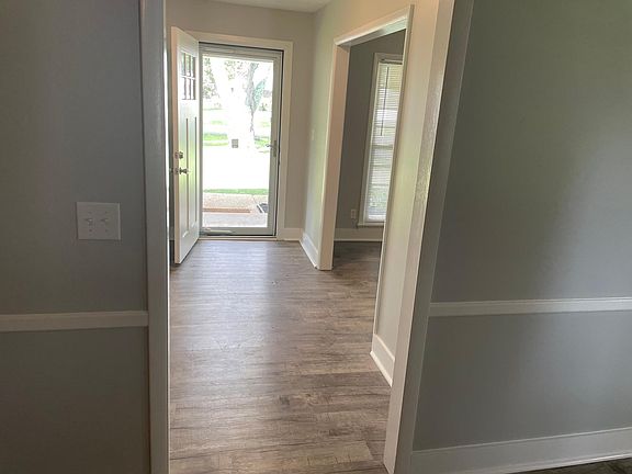 4th image of 1606 Valleywood Way