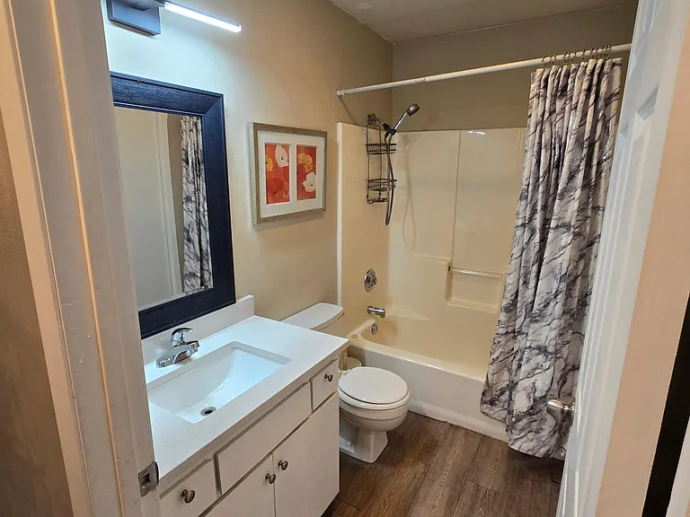 1305 N Frederick St — Photo 11