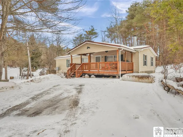 954 Lyndon Rd, Franklinville, NY 14737