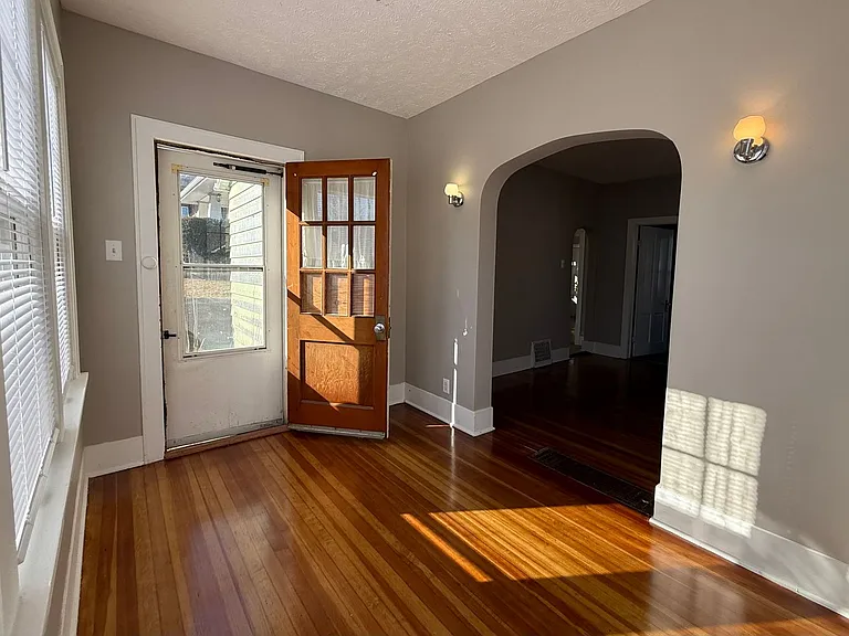 140 Lincoln Ave — Photo 14