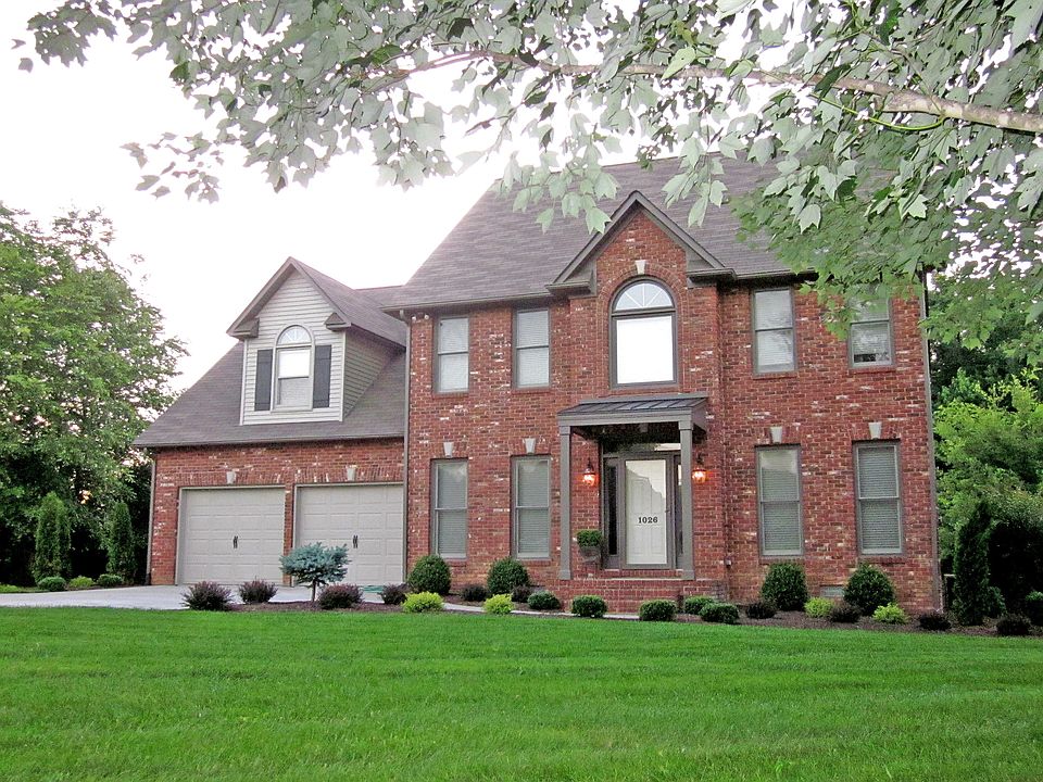 1st image of 1026 N Plantation Drive