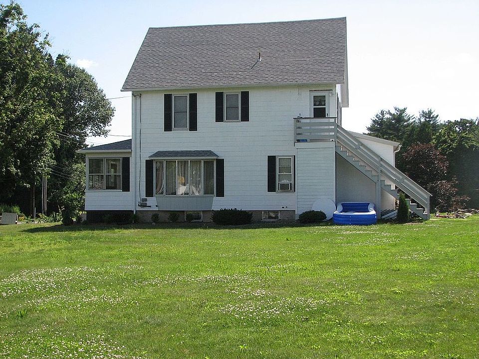 2nd image of 495 Granby Rd