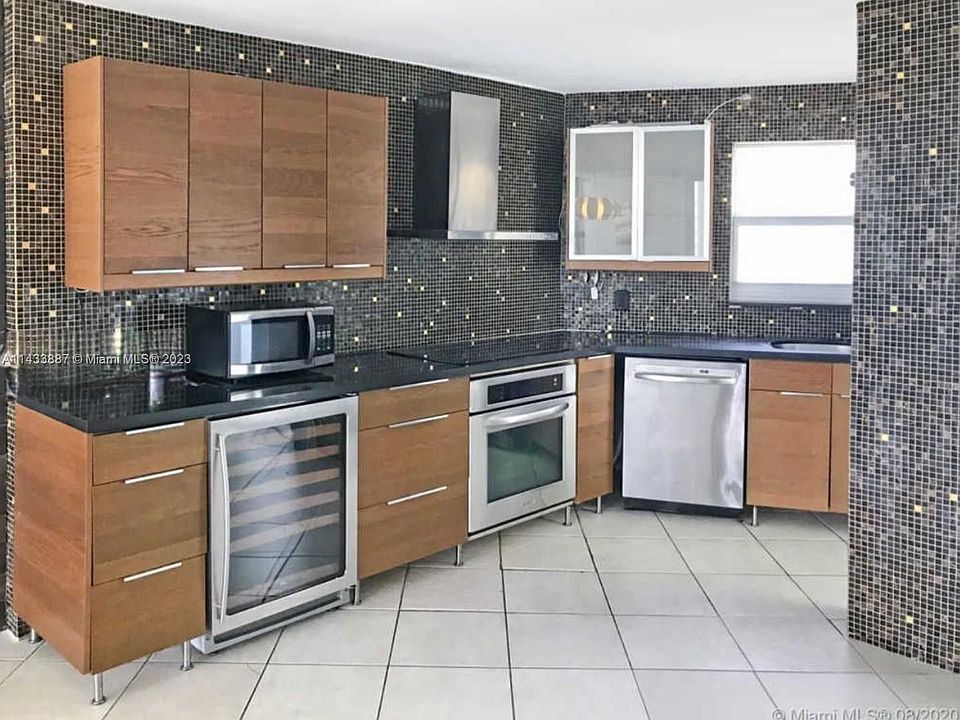 1st image of 1670 Lincoln Ct APT 2E