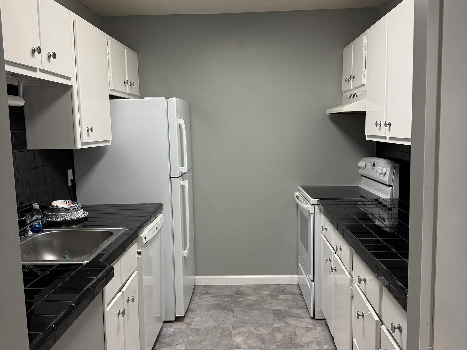 1 bed, 800 sqft, $1,900 — Photo 3