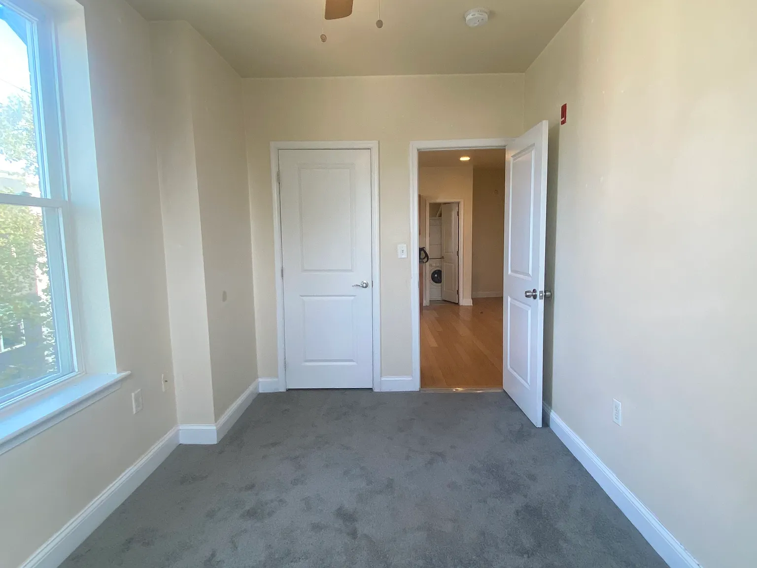 1719 W Montgomery Ave — Photo 2