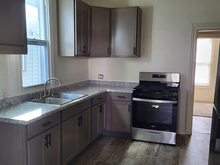 555 Lane Ave NW — Photo 2
