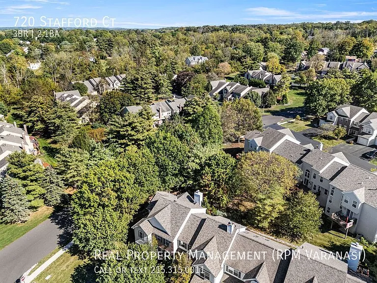 720 Stafford Ct — Photo 43