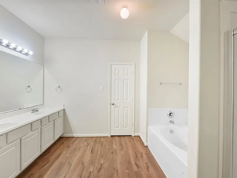 7514 Boxwood Ridge Ln — Photo 16