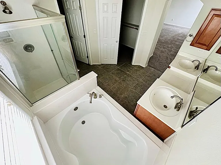 2736 Corte Marbella SE — Photo 21