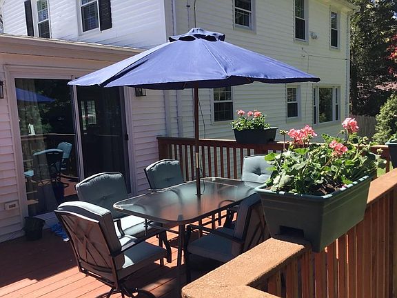 3rd image of 105 Puritan Dr