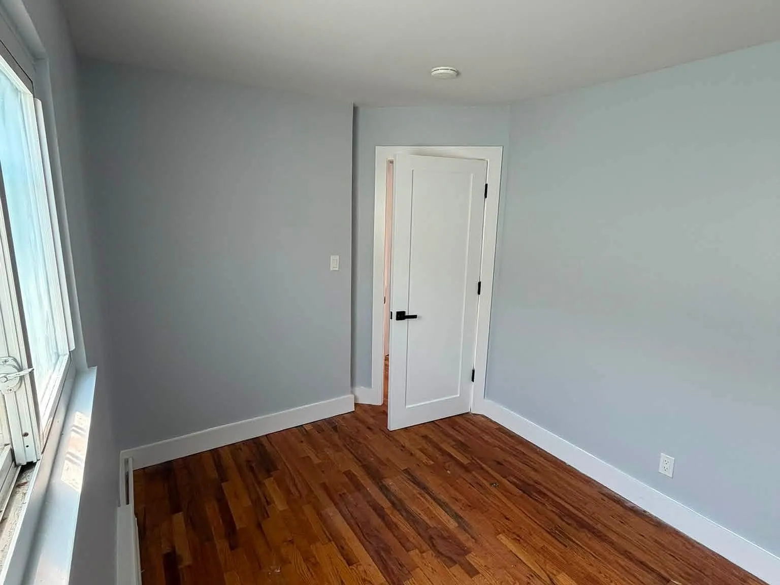 2 bed, 1.5 bath, 1200 sqft, $3,200 — Photo 2