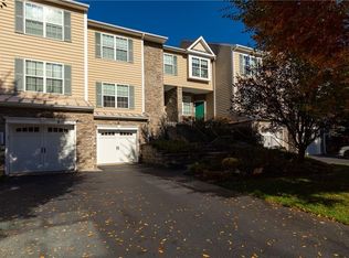 797 Huntington Dr, Fishkill, NY 12524