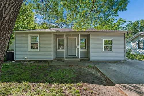 2821 S Hills Ave Photo 1