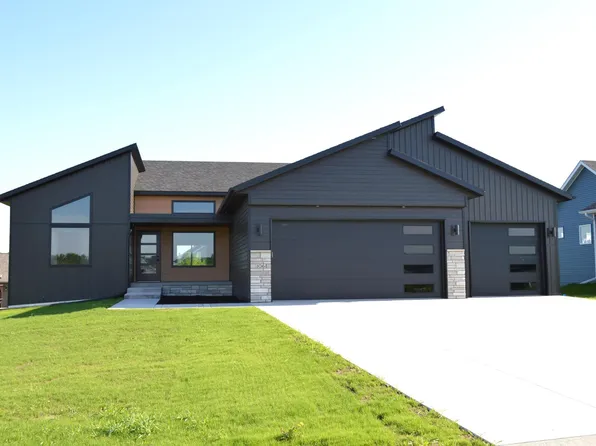 106 Collina Cir, Avon, MN 56310