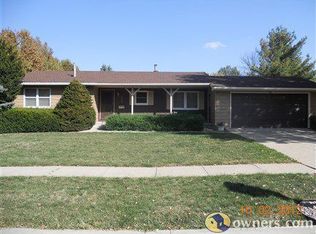 1506 Hickory Heights Dr, Waverly, IA 50677
