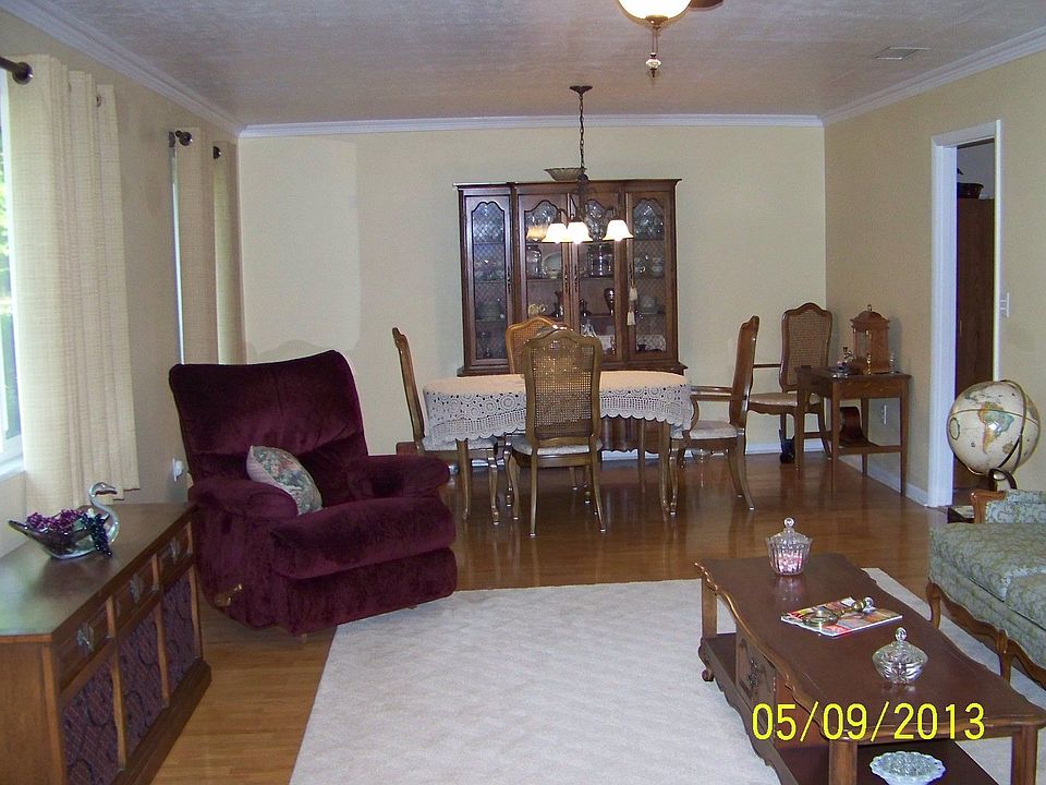 Living/Formal Dining Area