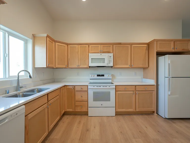 541 W Mesquite Blvd — Photo 8