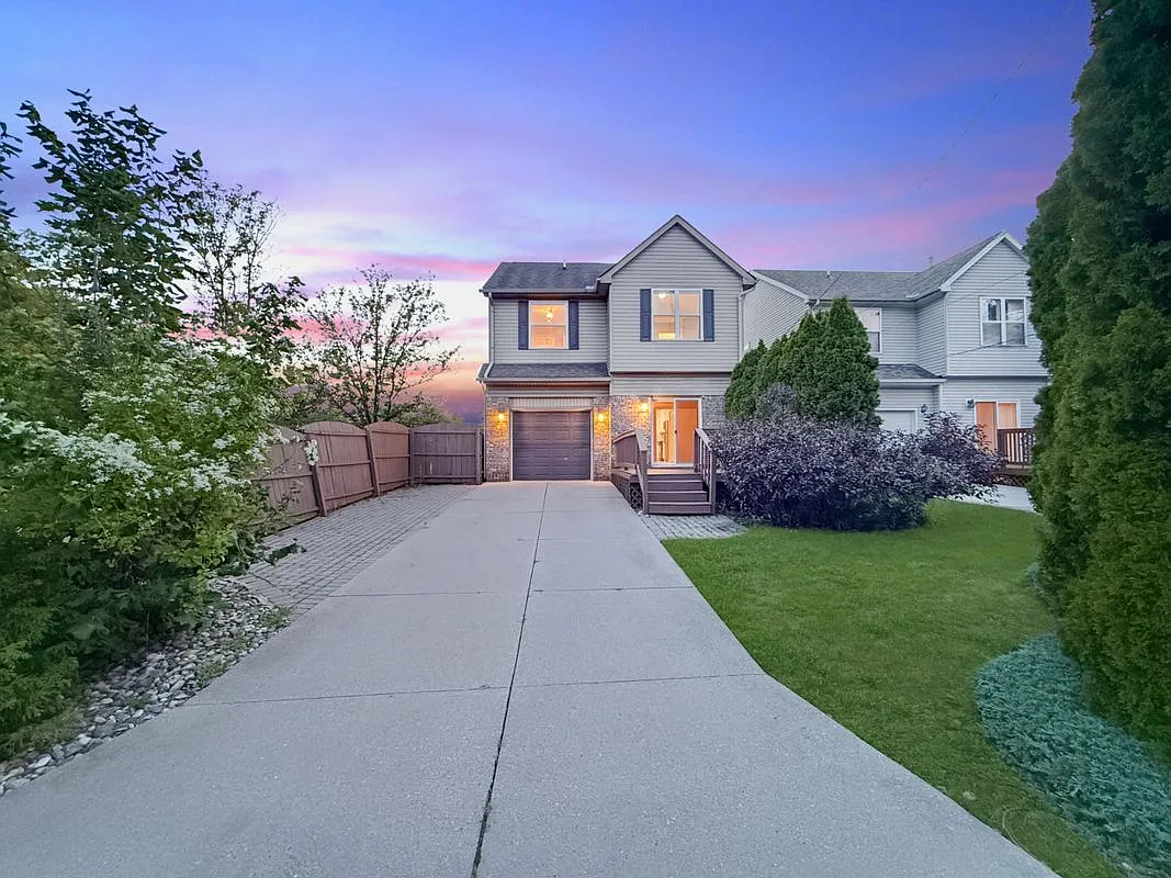 3 bed, 2.5 bath, 1709 sqft, $3,000 — Photo 3