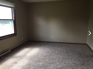 2521 Harvey Dr APT 7, Menomonie, WI 54751