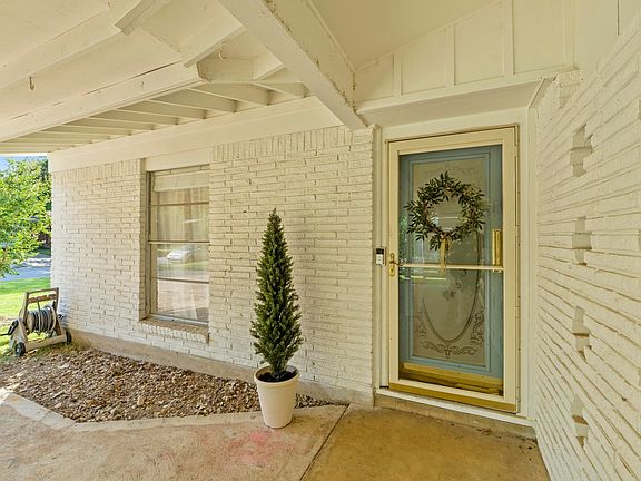 3rd image of 5512 Delwood Dr