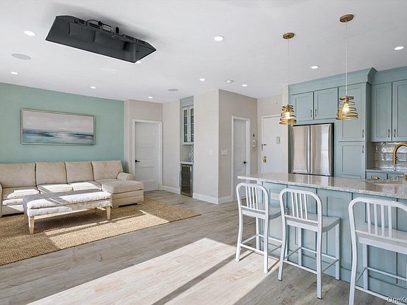 5th image of 2 Richmond Road #2A