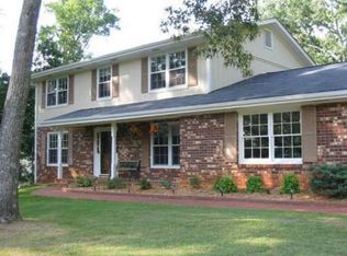 995 Hunterhill Dr, Roswell, GA 30075