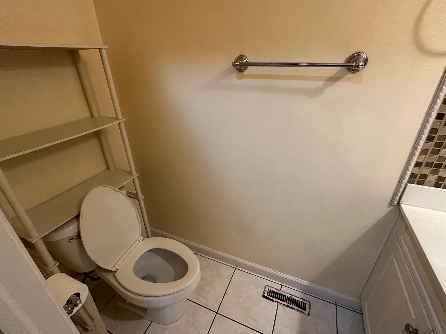 3 bed, 2.5 bath, 1890 sqft, $2,499 — Photo 4