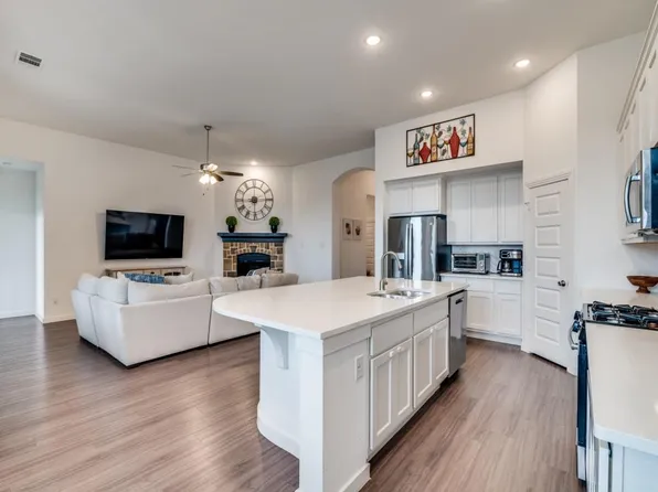 1557 Wyler Dr #1557, Forney, TX 75126