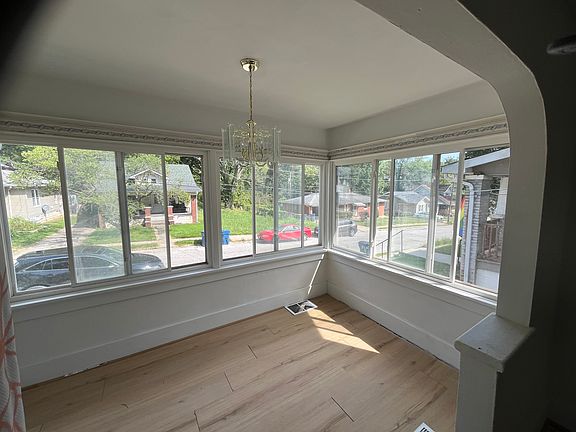 2nd image of 772 Park Dr