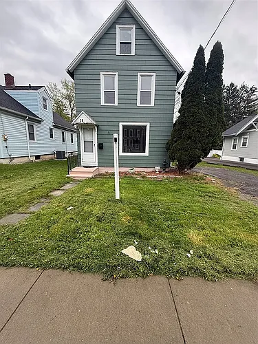 28 Milford St Photo 1