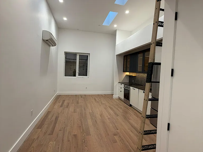 228 N 7th St #117 — Photo 9