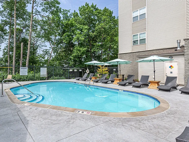 Lake Susan Apartments — Photo 11