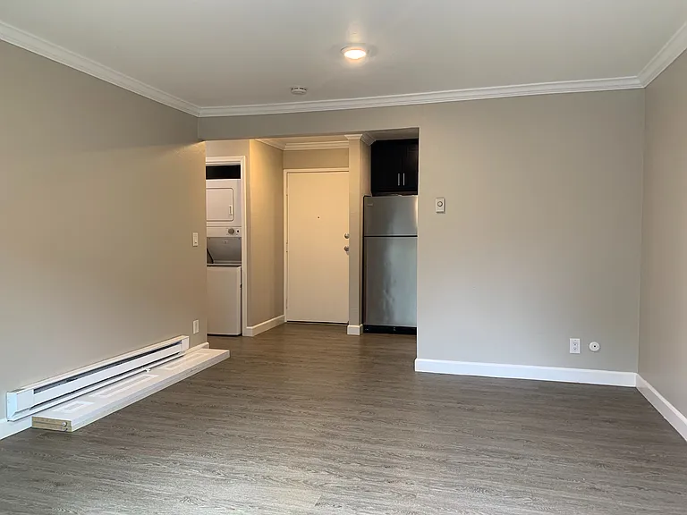 70 Lodato Ave — Photo 4