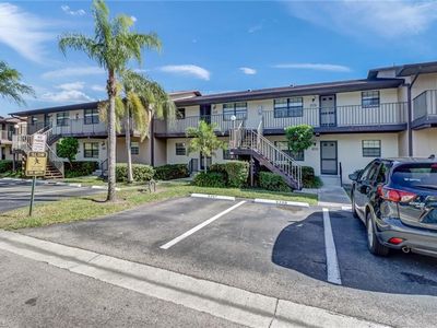 5295 Treetops DR #V-203, Naples, FL, 34113