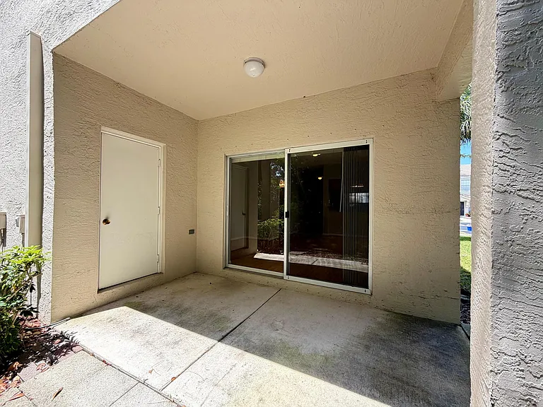 5035 Palmbrooke Cir — Photo 22