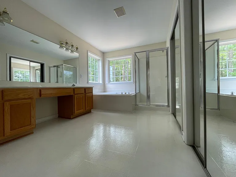 106 Hoboken Ct — Photo 21
