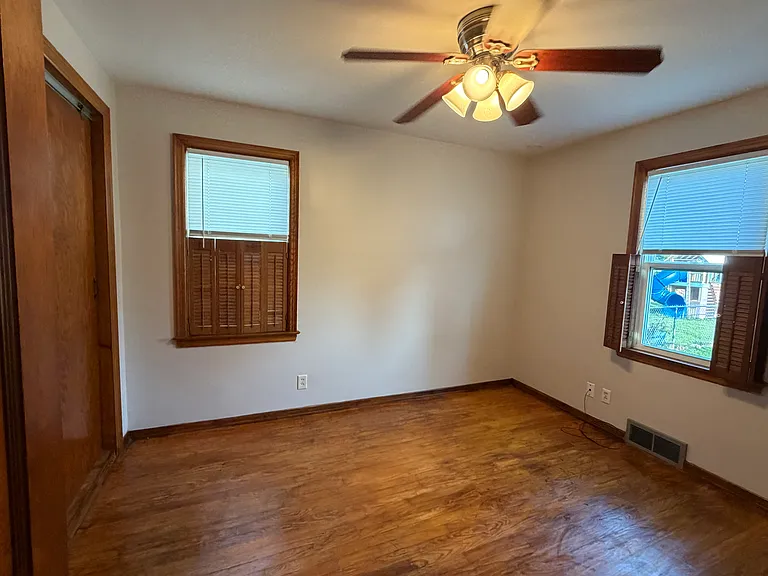 2614 Lind St — Photo 7