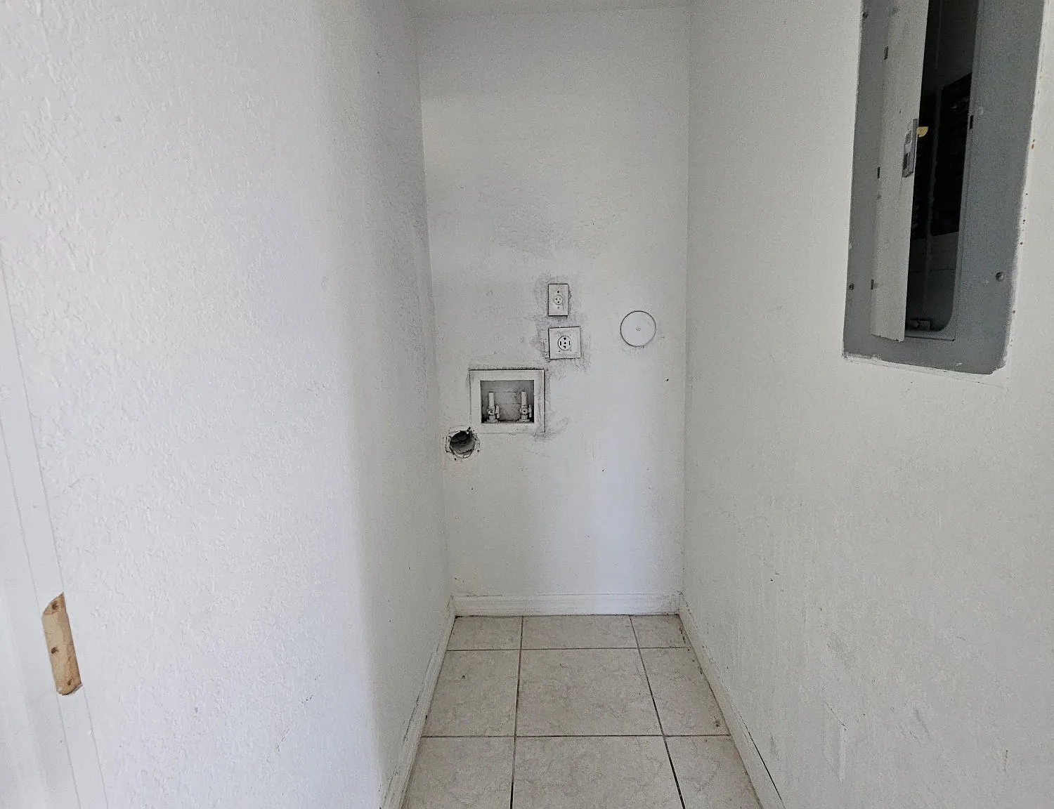 4 bed, 2.5 bath, $3,200 — Photo 2