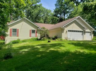 18312 Garden Valley Rd, Marengo, IL 60152
