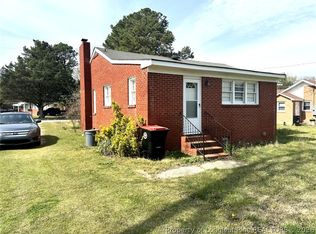202 N Edinborough St, Red Springs, NC 28377