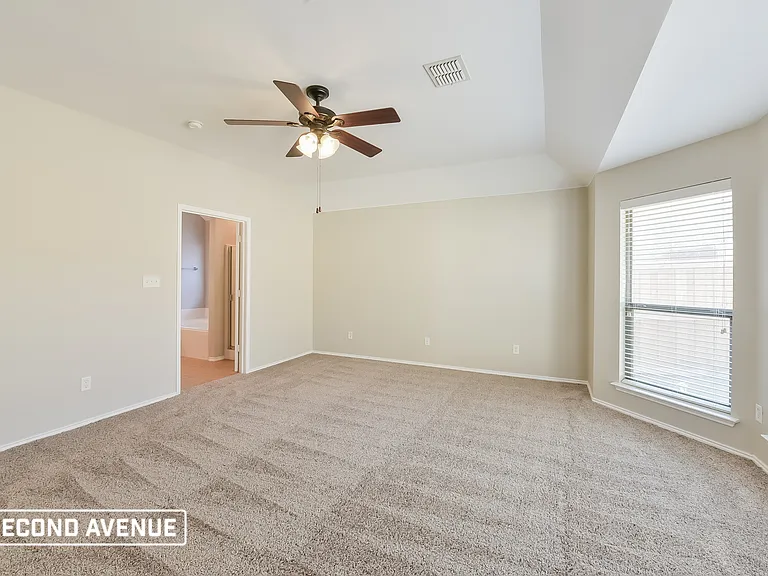 5828 Fathom Dr — Photo 11