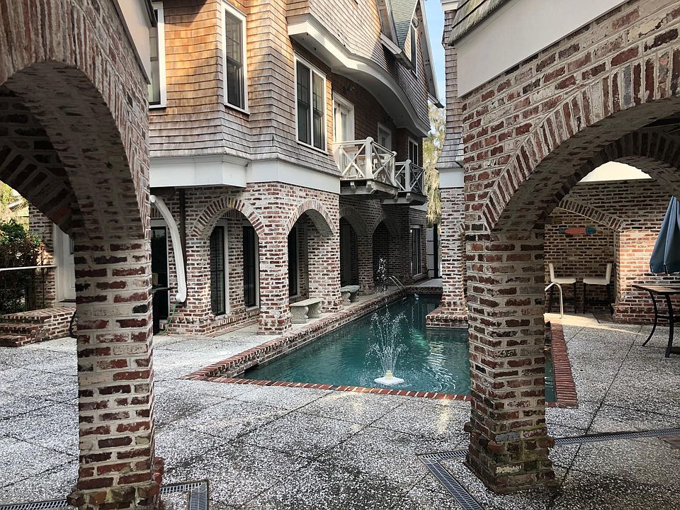 1st image of 1614 W Paris Ave
