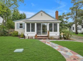 10 Mineola Court, Hampton Bays, NY 11946
